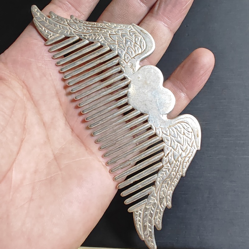 House Hair Care - Elegante Pettine in Metallo Retrò con